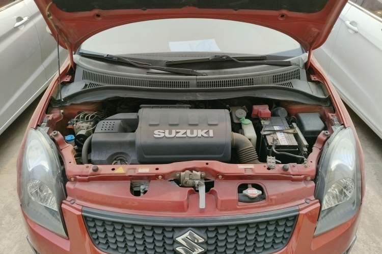 Used Suzuki Swift 2014 1.5L Automatic Fashion Edition Engine Bay