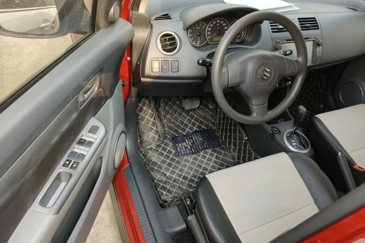 Used Suzuki Swift 2014 1.5L Automatic Fashion Edition Interior 3