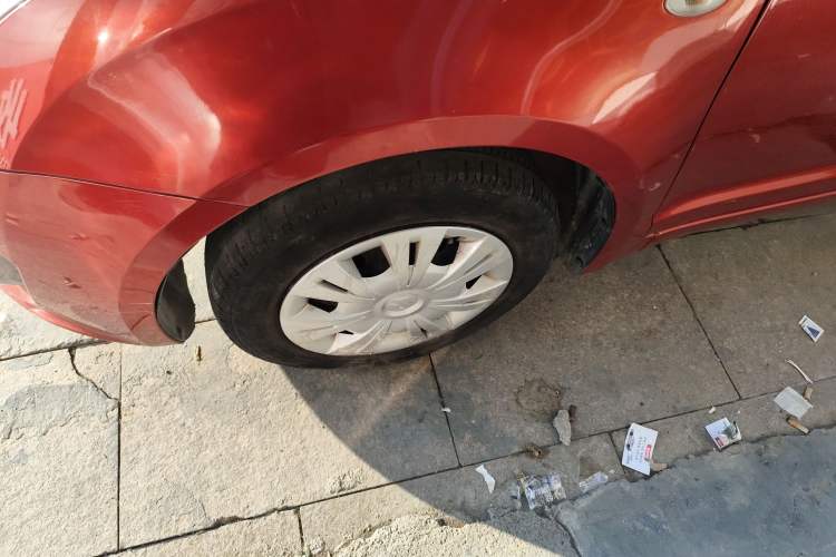 Used Suzuki Swift 2014 1.3L Manual Standard Edition Left Front Wheel Hub