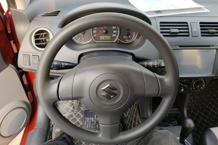 Used Suzuki Swift 2014 1.5L Automatic Fashion Edition Steering Wheel