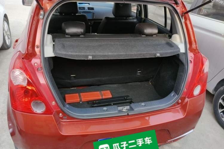 Used Suzuki Swift 2014 1.5L Automatic Fashion Edition Trunk