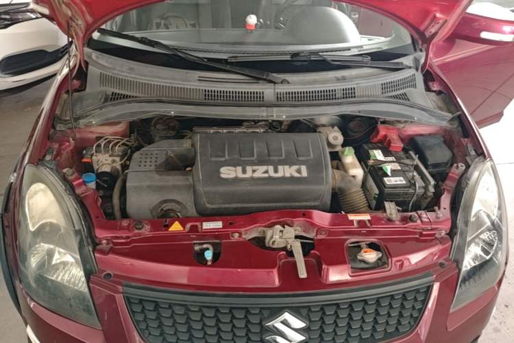 Used Suzuki Swift 2014 1.5L Automatic Fashion Edition Engine Bay