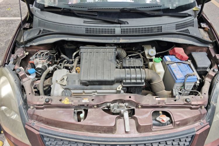 Used Suzuki Swift 2014 1.5L Automatic Fashion Edition Engine Bay