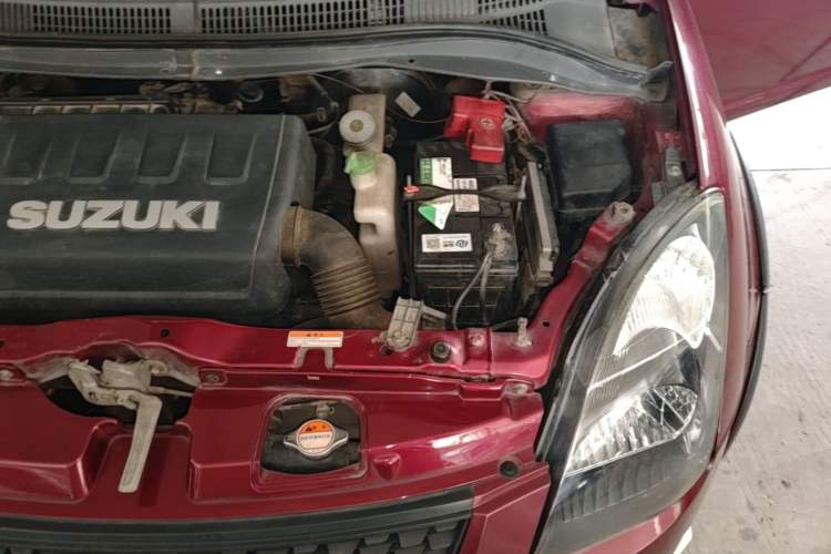 Used Suzuki Swift 2014 1.5L Automatic Fashion Edition Engine Bay Left