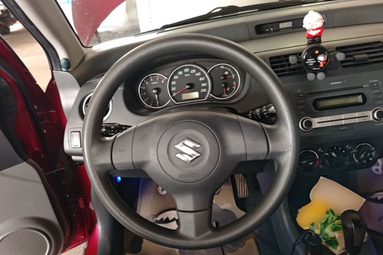 Used Suzuki Swift 2014 1.5L Automatic Fashion Edition Steering Wheel