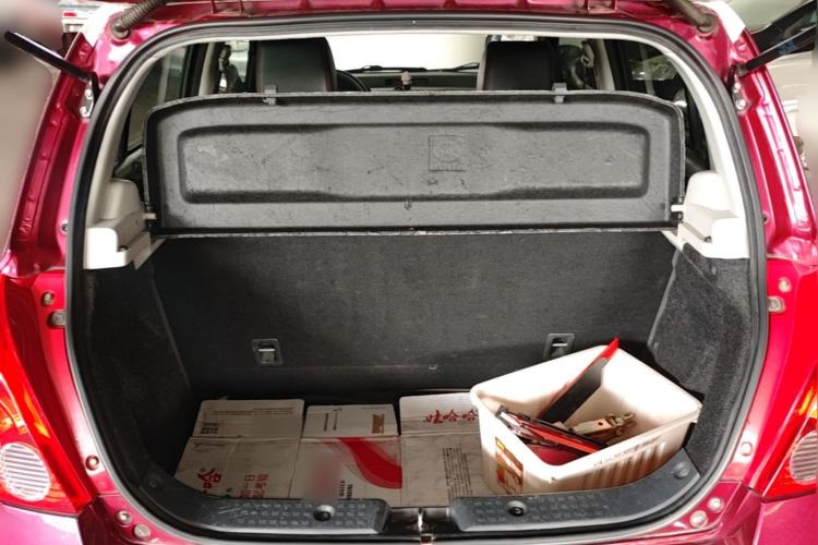 Used Suzuki Swift 2014 1.5L Automatic Fashion Edition Trunk