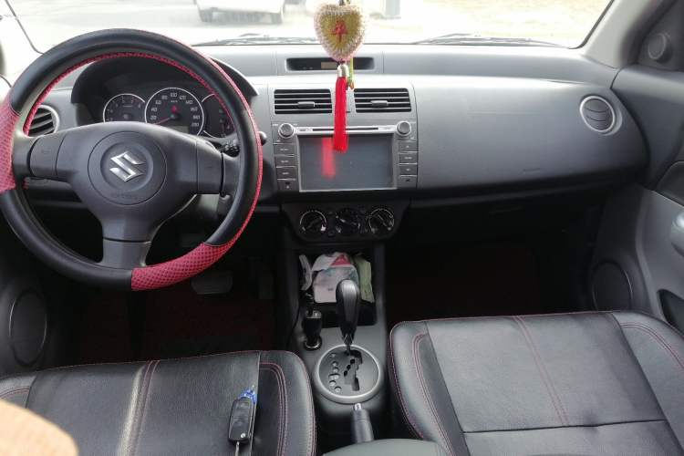 Used Suzuki Swift 2014 1.5L Automatic Fashion Edition Center Console