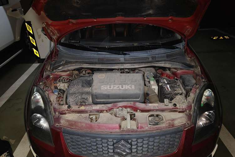 Used Suzuki Swift 2014 1.5L Automatic Fashion Edition Engine Bay