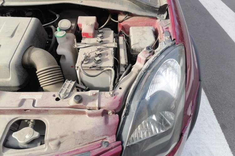 Used Suzuki Swift 2014 1.5L Automatic Fashion Edition Engine Bay Left