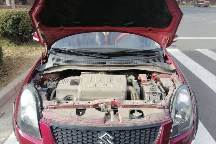 Used Suzuki Swift 2014 1.5L Automatic Fashion Edition Engine Bay