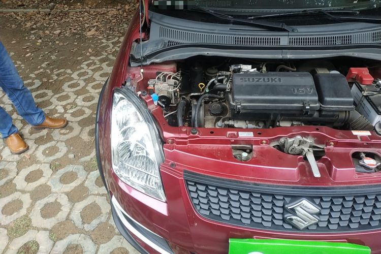 Used Suzuki Swift 2014 1.3L Manual Standard Edition Engine Bay Right