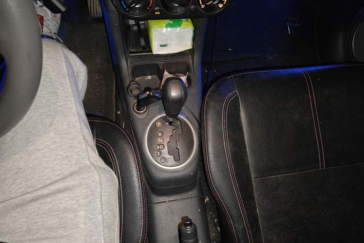 Used Suzuki Swift 2014 1.5L Automatic Fashion Edition Gear Lever