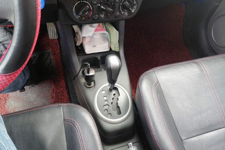 Used Suzuki Swift 2014 1.5L Automatic Fashion Edition Gear Lever