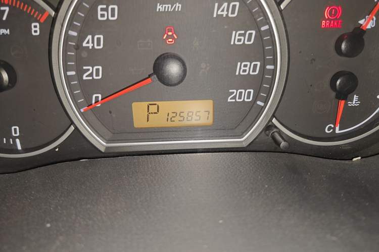 Used Suzuki Swift 2014 1.5L Automatic Fashion Edition Odometer Close Up