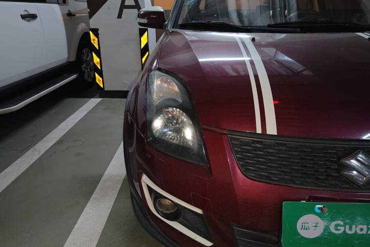 Used Suzuki Swift 2014 1.5L Automatic Fashion Edition Right Front Headlight