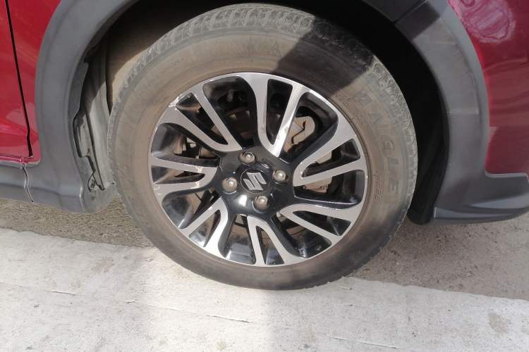 Used Suzuki Swift 2014 1.5L Automatic Fashion Edition Right Front Wheel Hub