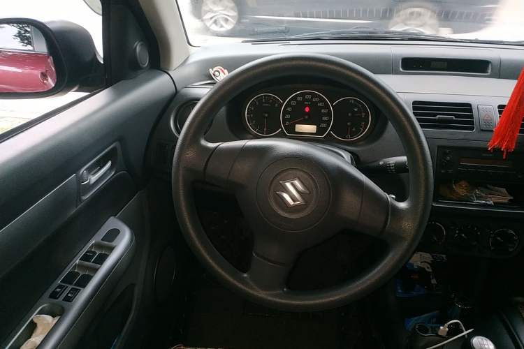 Used Suzuki Swift 2014 1.3L Manual Standard Edition Steering Wheel