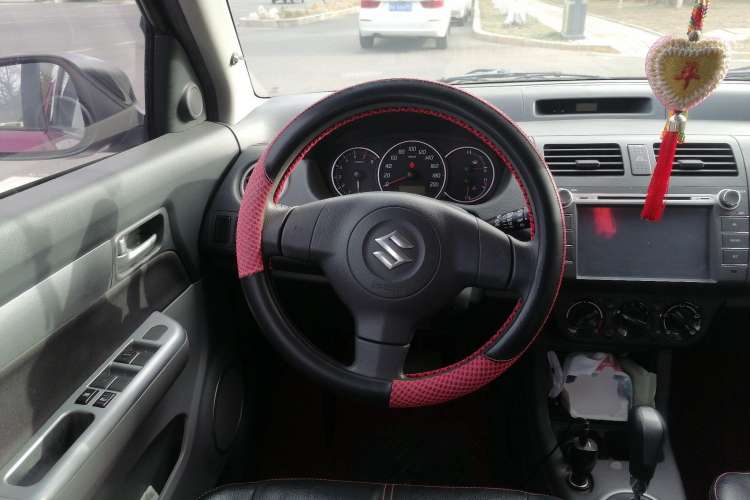 Used Suzuki Swift 2014 1.5L Automatic Fashion Edition Steering Wheel