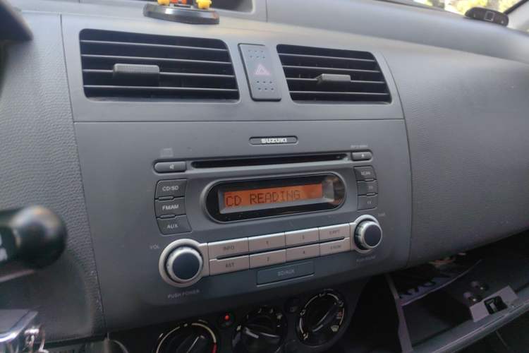 Used Suzuki Swift 2014 1.5L Automatic Fashion Edition Audio And AC Panel