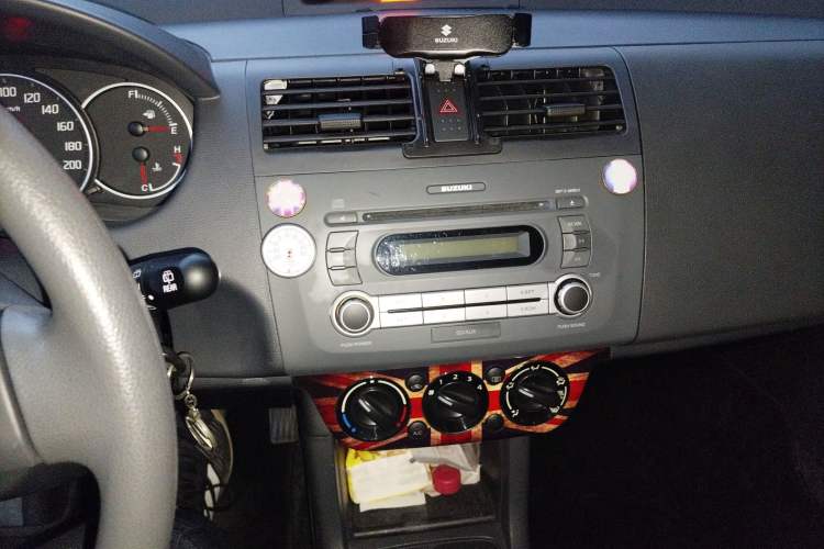 Used Suzuki Swift 2014 1.5L Automatic Fashion Edition Audio And AC Panel