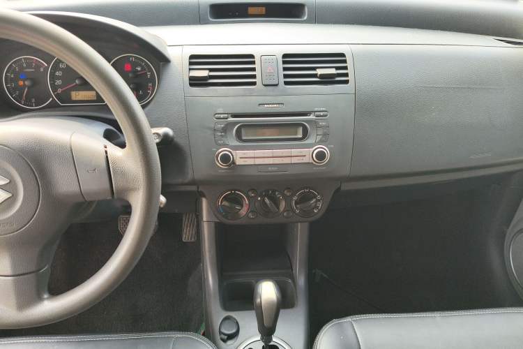 Used Suzuki Swift 2014 1.5L Automatic Fashion Edition Audio And AC Panel