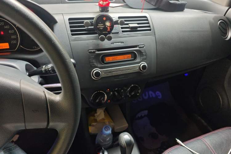 Used Suzuki Swift 2014 1.5L Automatic Fashion Edition Audio And AC Panel