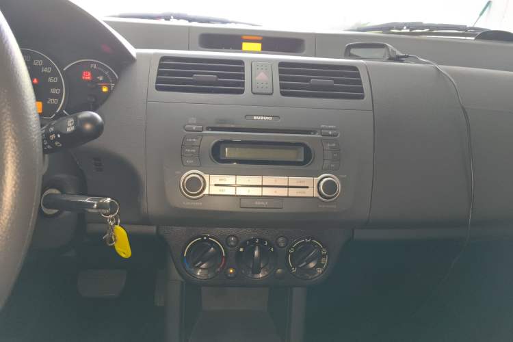 Used Suzuki Swift 2014 1.5L Automatic Fashion Edition Audio And AC Panel
