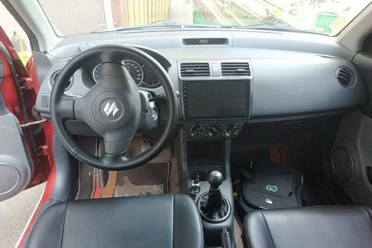 Used Suzuki Swift 2014 1.3L Manual Standard Edition Center Console