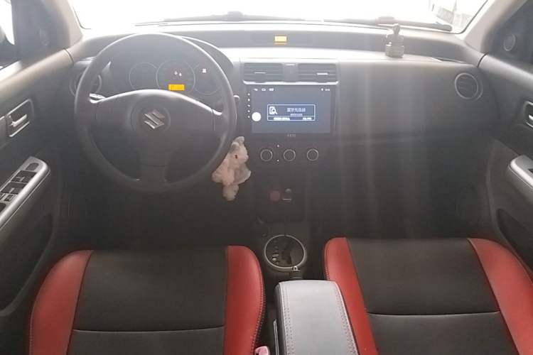 Used Suzuki Swift 2014 1.5L Automatic Fashion Edition Center Console