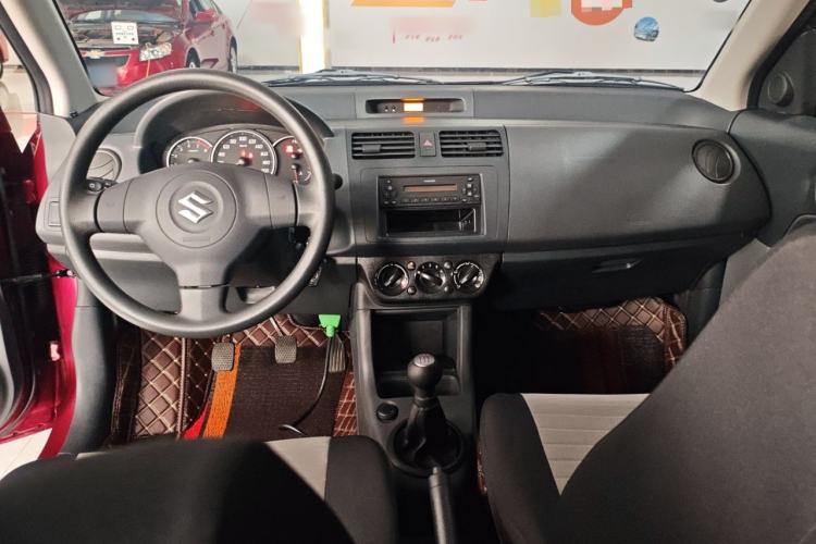 Used Suzuki Swift 2014 1.3L Manual Standard Edition Center Console