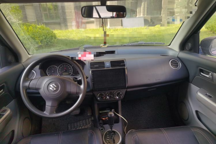 Used Suzuki Swift 2014 1.5L Automatic Fashion Edition Center Console
