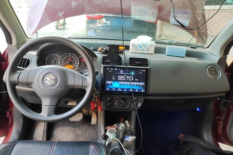 Used Suzuki Swift 2014 1.5L Automatic Fashion Edition Center Console