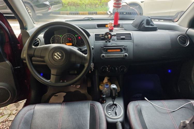 Used Suzuki Swift 2014 1.5L Automatic Fashion Edition Center Console