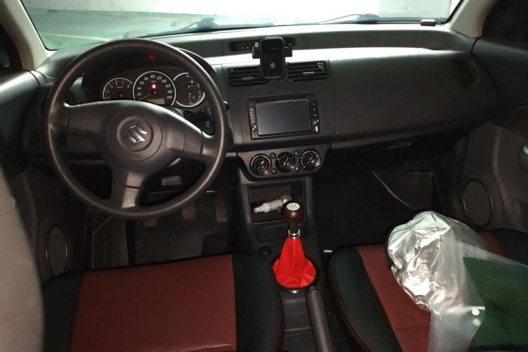 Used Suzuki Swift 2014 1.3L Manual Standard Edition Center Console