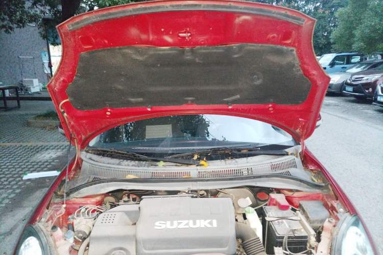 Used Suzuki Swift 2014 1.5L Automatic Fashion Edition Engine Bay
