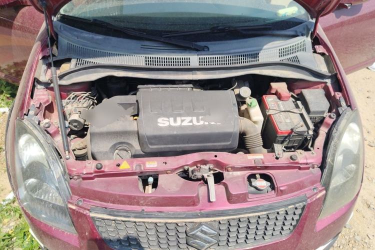 Used Suzuki Swift 2014 1.5L Automatic Fashion Edition Engine Bay