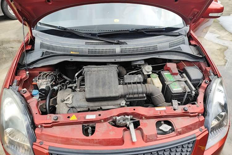 Used Suzuki Swift 2014 1.5L Automatic Fashion Edition Engine Bay