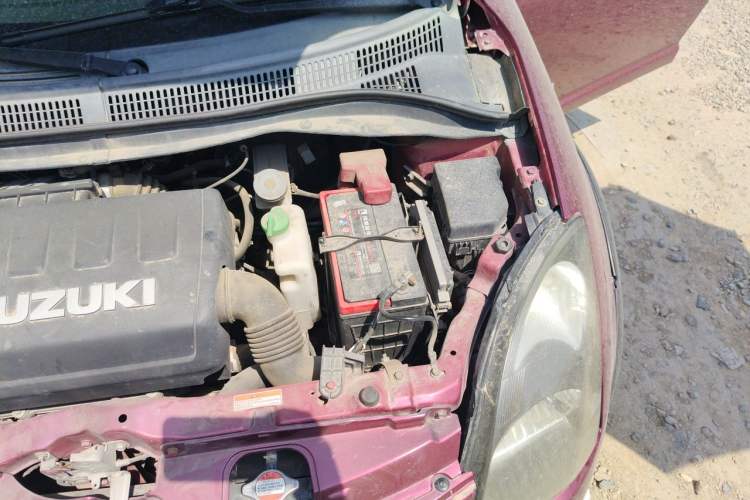 Used Suzuki Swift 2014 1.5L Automatic Fashion Edition Engine Bay Left