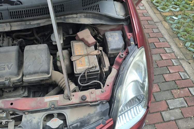 Used Suzuki Swift 2014 1.3L Manual Standard Edition Engine Bay Left