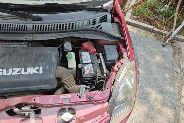 Used Suzuki Swift 2014 1.5L Manual Fashion Edition Engine Bay Left