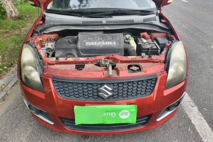 Used Suzuki Swift 2014 1.5L Manual Fashion Edition Engine Bay
