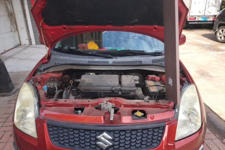 Used Suzuki Swift 2014 1.3L Manual Standard Edition Engine Bay