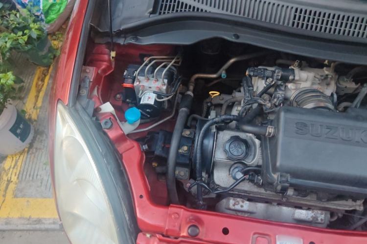 Used Suzuki Swift 2014 1.3L Manual Standard Edition Engine Bay Right