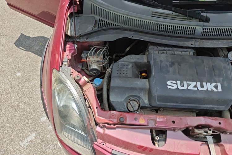 Used Suzuki Swift 2014 1.5L Manual Fashion Edition Engine Bay Right