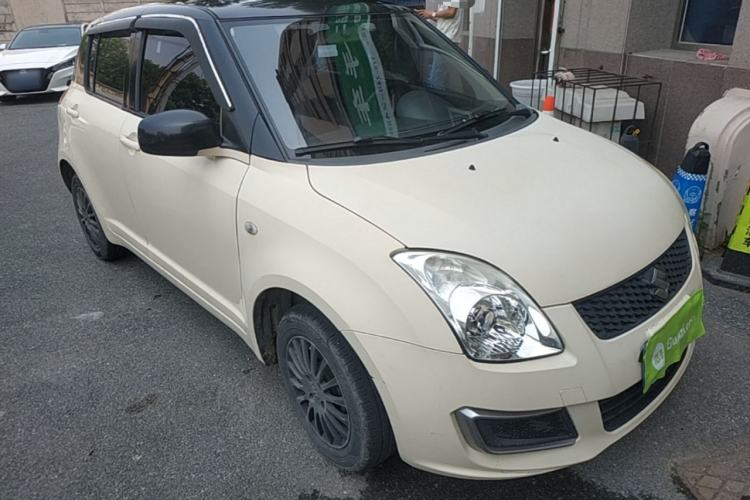 Used Suzuki Swift 2014 1.3L Manual Standard Edition Front Right 45 Deg