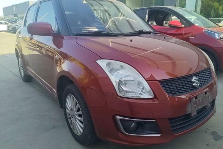 Used Suzuki Swift 2014 1.3L Manual Standard Edition Front Right 45 Deg