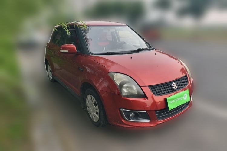 Used Suzuki Swift 2014 1.5L Manual Fashion Edition Front Right 45 Deg