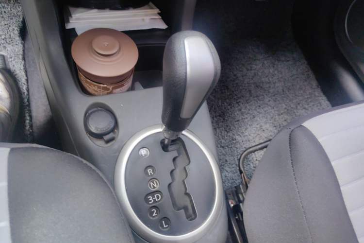 Used Suzuki Swift 2014 1.5L Automatic Fashion Edition Gear Lever