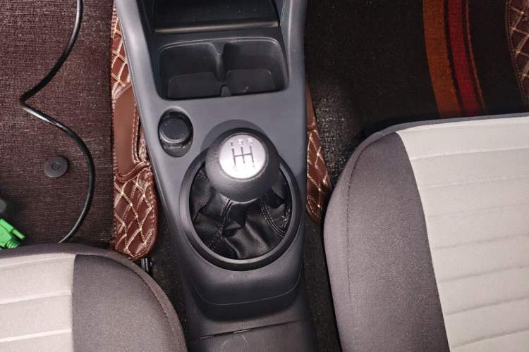 Used Suzuki Swift 2014 1.3L Manual Standard Edition Gear Lever