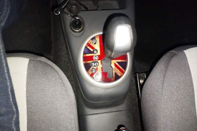 Used Suzuki Swift 2014 1.5L Automatic Fashion Edition Gear Lever